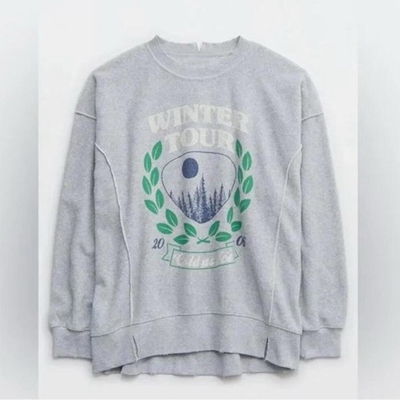 ☘️ 3/$17 Aerie Gray Winter Tour Women's Sweatshirt - Picture 3 of 13